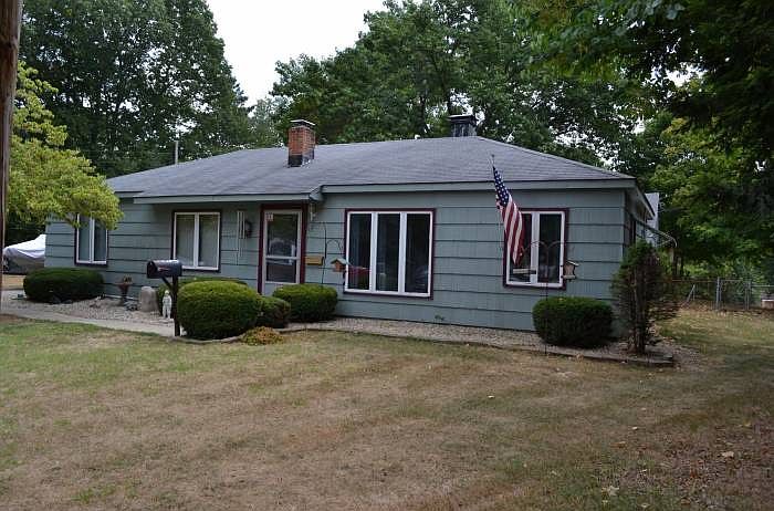 Exterior Front/Nice Lands