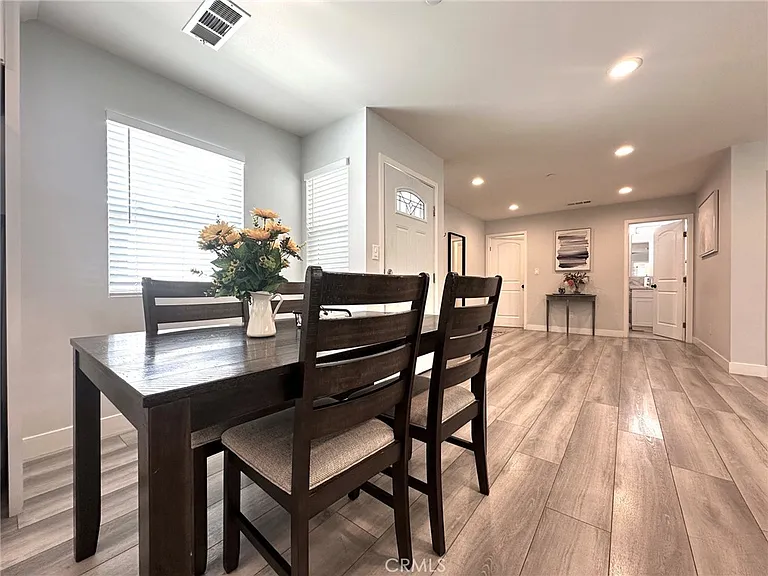 26 S Hidalgo Ave — Photo 4