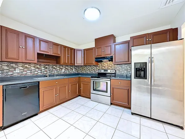 8900 W Sample Rd APT 202, Pompano Beach, FL 33065