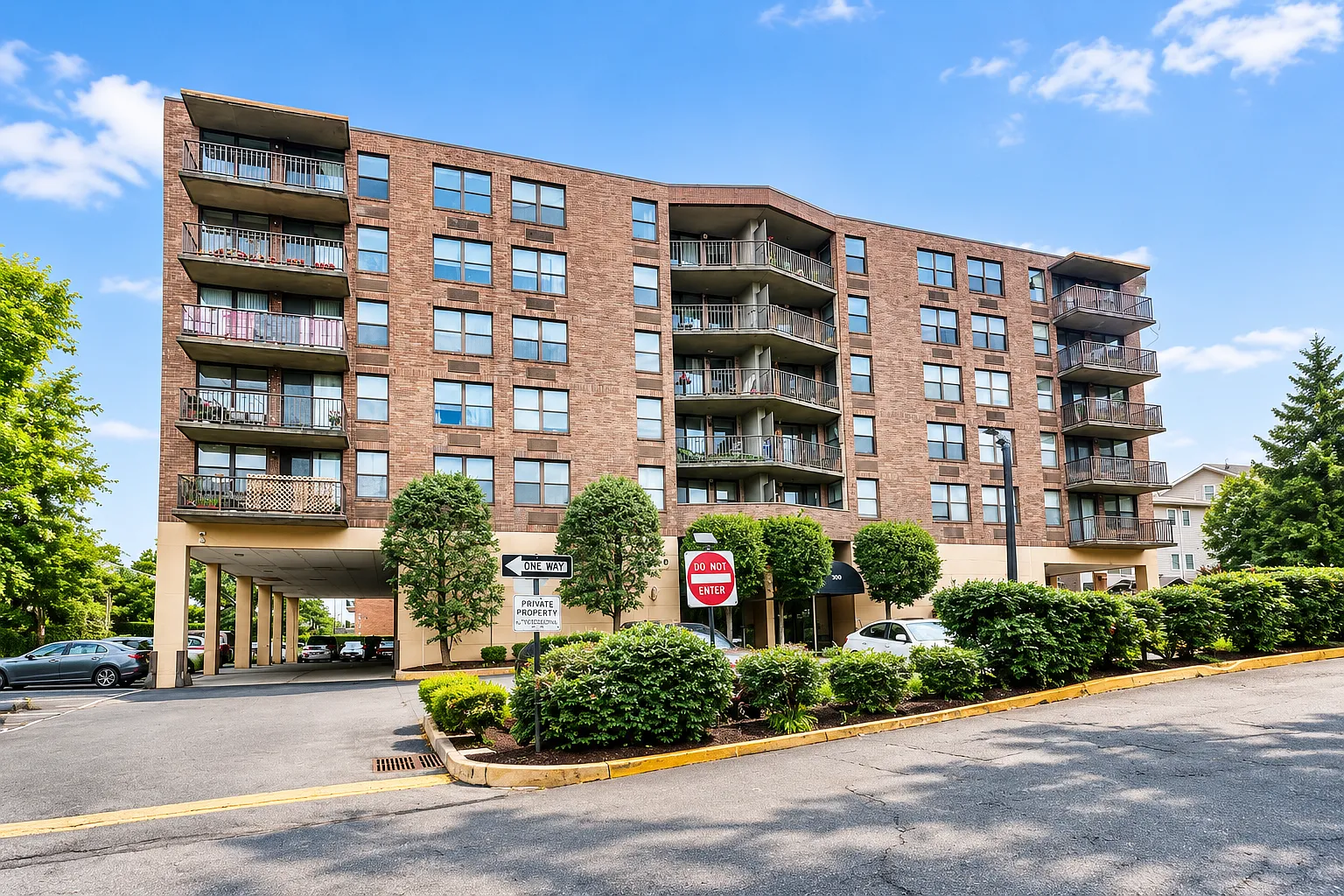 1 bed, 817 sqft, $2,200 — Photo 1