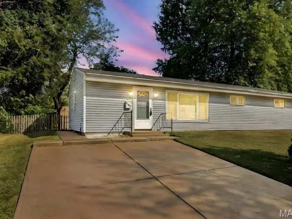 9207 Bataan Dr, Saint Louis, MO 63134