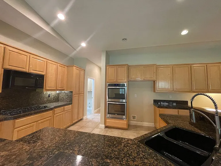 1124 Widgeon Ct — Photo 9