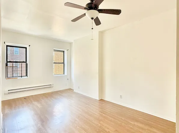 1842 Amsterdam Avenue image 1 of 6