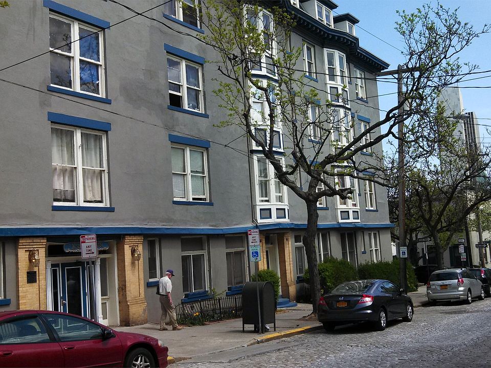 2nd image of 175 Jay St APT 1C