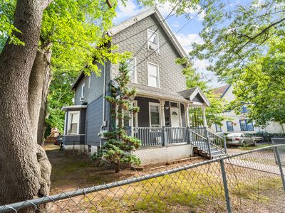 123 Hazel Street, New Haven, CT, 06511