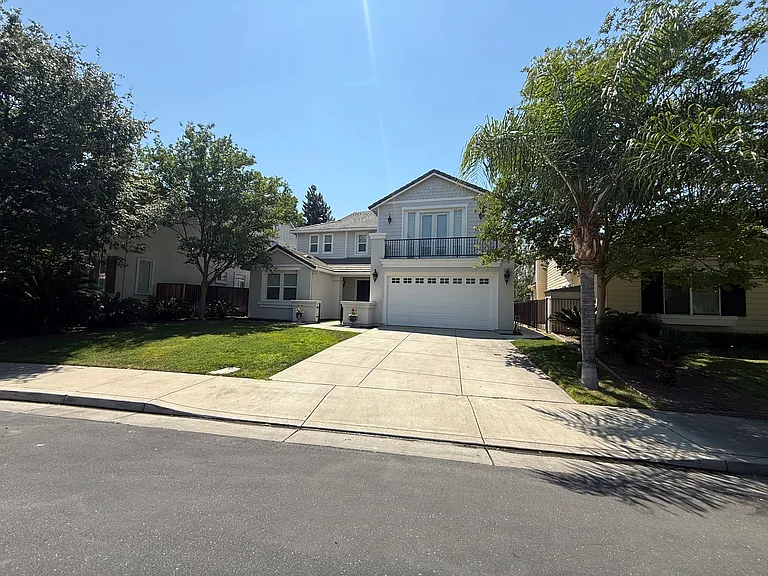 Neptune Ct — Photo 1