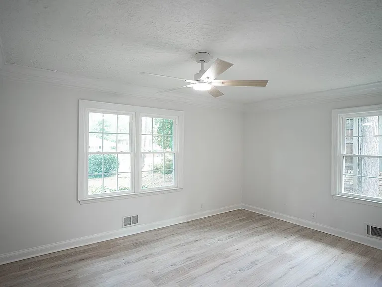 3120 Edinburgh Dr — Photo 41