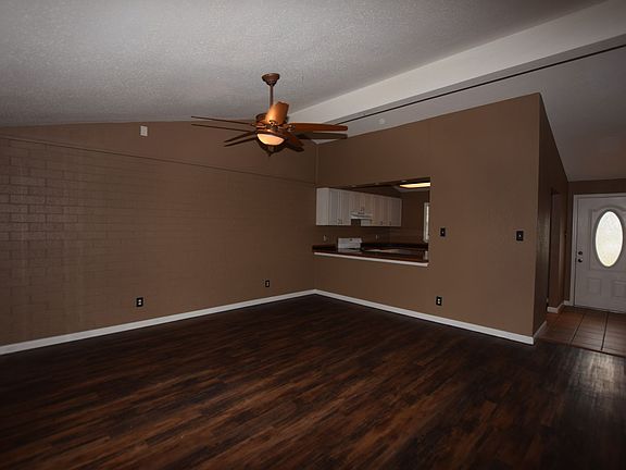 4th image of 1220 Varney Cir
