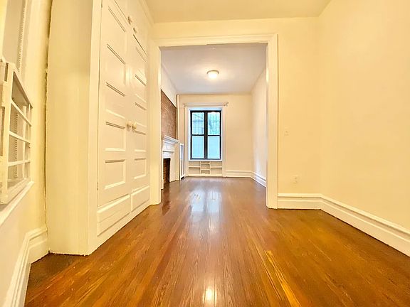 5th image of 243 W 107th St APT 1E