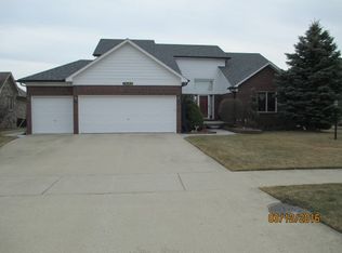 34342 Ivy Ct, Chesterfield, MI 48047