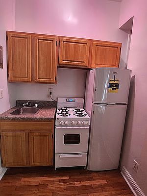 4th image of 343 W 85th St #27