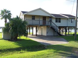 8805 Harbor Dr, Dickinson, TX 77539