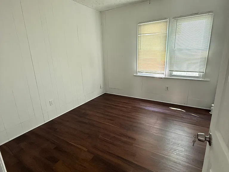 2528 Boulevard Ave #1 — Photo 6