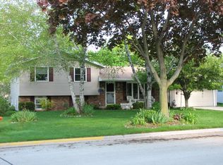 554 Cornelius Dr, Green Bay, WI 54311