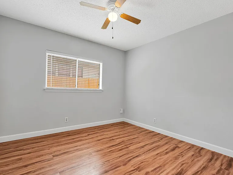 9443 Sycamore Brk — Photo 12