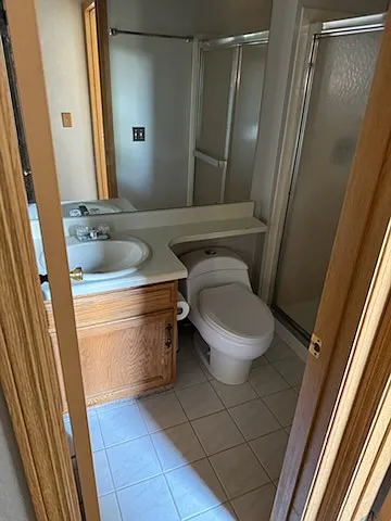 secondary bathroom