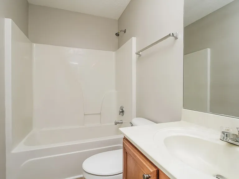1923 Colyn Ave — Photo 11