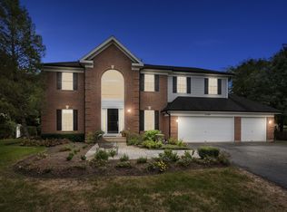 1144 Victoria Dr, Fox River Grove, IL 60021