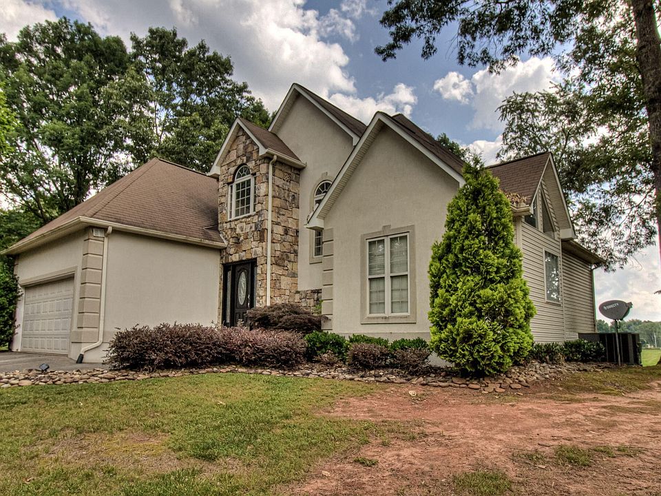 1st image of 838 Pioneer Dr