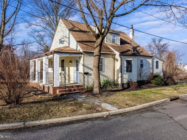 227 Whittier Ave, Moorestown, NJ 08057