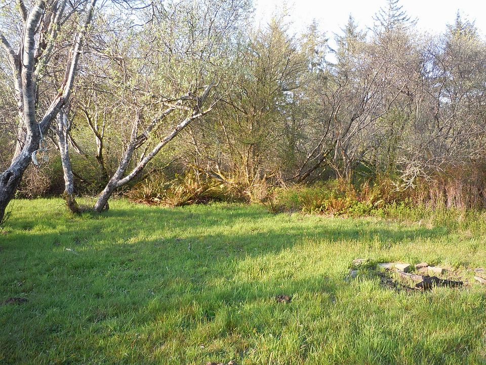 2nd image of 563 Kahkwo Ct SE