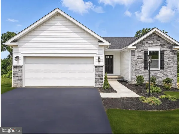 100 Regent Cir, Hagerstown, MD 21742