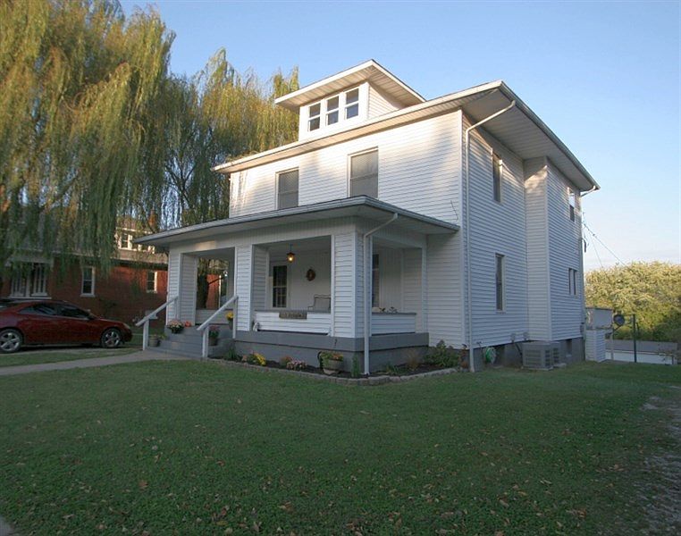 1st image of 215 N Washington St
