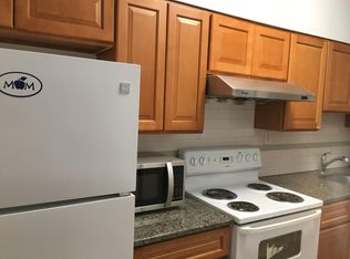 402 S 43rd St #2R, Philadelphia, PA 19104