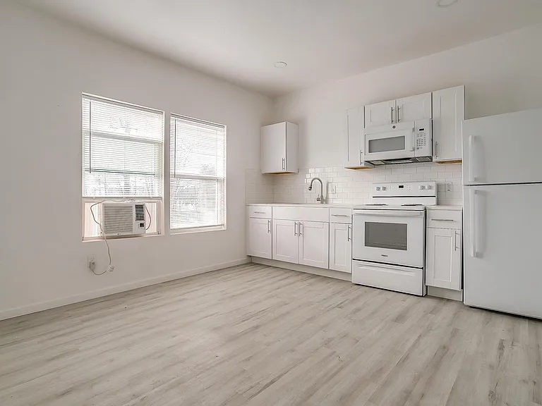 2722 E Vickery Blvd #4 — Photo 11