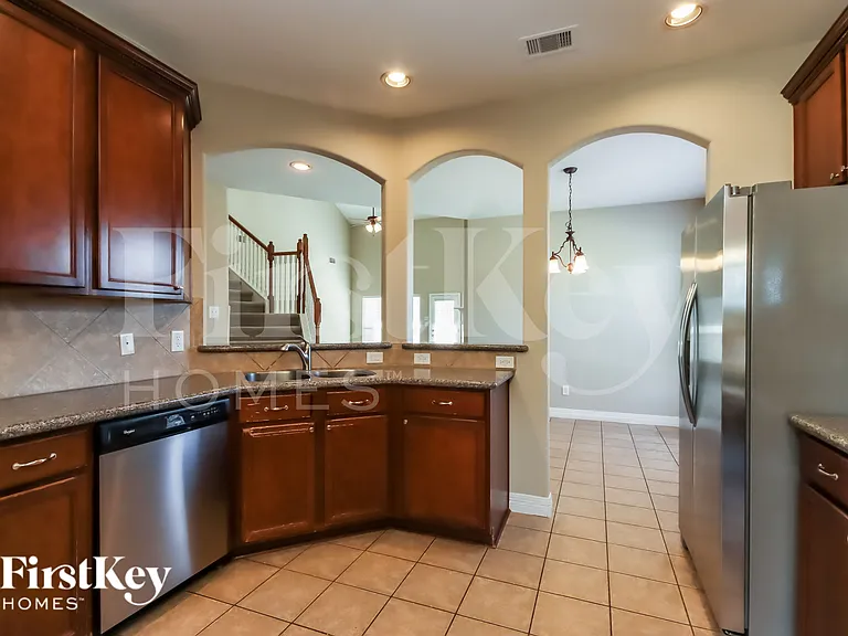 21630 Hansom Dr — Photo 7