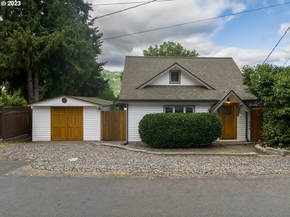 109 E Jefferson St, Bingen, WA 98605