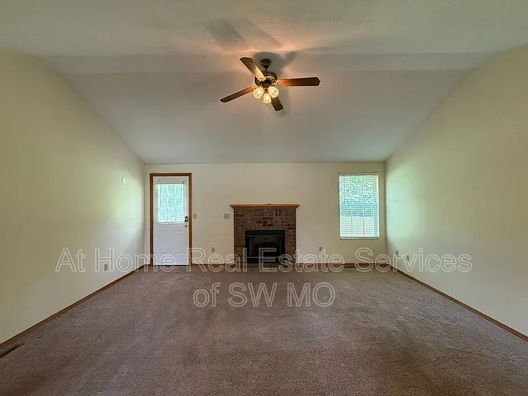 4215 W Madison St — Photo 2