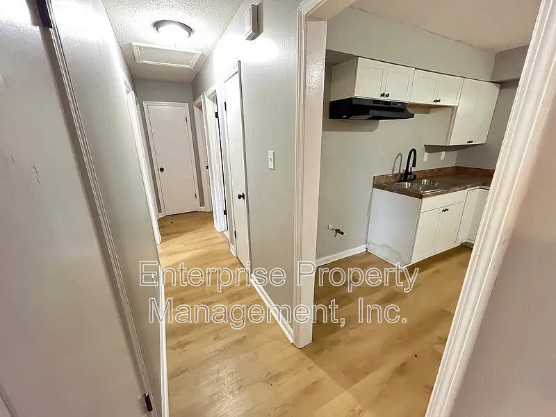3 bed, 1.0 bath, 1081 sqft, $995 — Photo 4