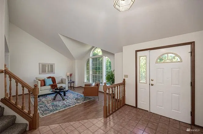 3 bed, 2.5 bath, 2177 sqft, $2,975 — Photo 2