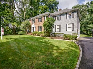 20 Linda Ln, Summit, NJ 07901