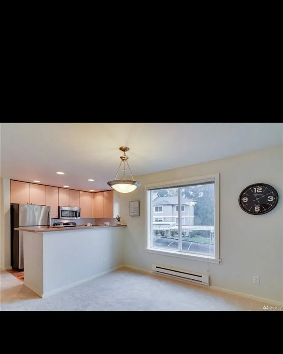 3 bed, 1077 sqft, $2,800 — Photo 2