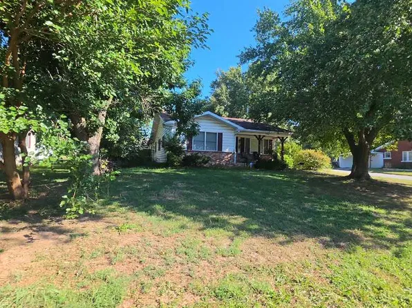 405 W Olive St, Bolivar, MO 65613