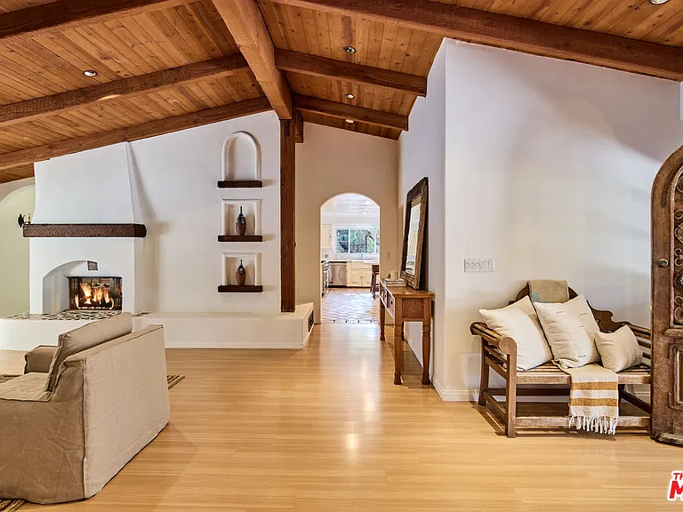 3268 Serra Rd — Photo 12
