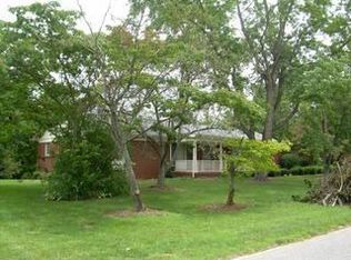 1940 2nd St NW, Hickory, NC 28601