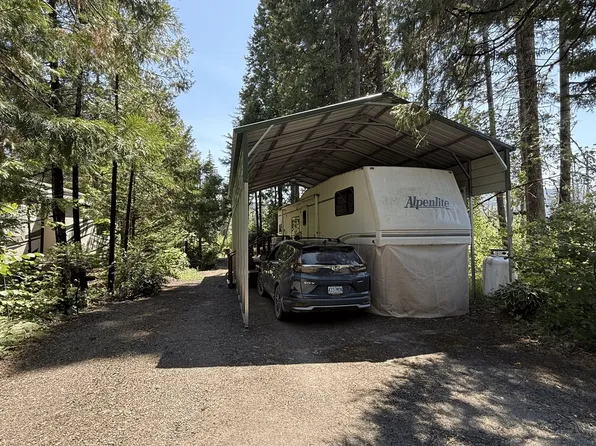 54432 McKenzie Hwy #1, Blue River, OR 97413