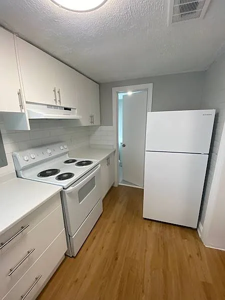 1126 King Street East Cambridge — Photo 4