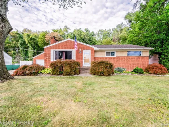 1867 N Parent St, Westland, MI 48185