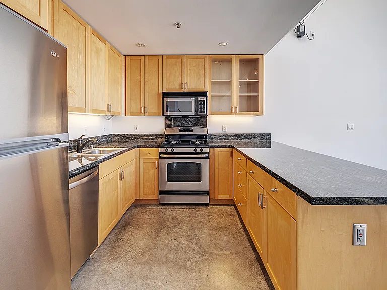 1233 Howard St #3C — Photo 11