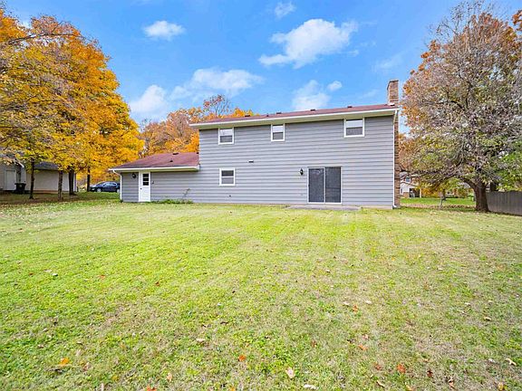 3rd image of 9227 Starland Ct
