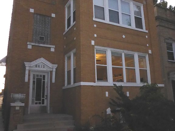2nd image of 6610 N Artesian Ave #1