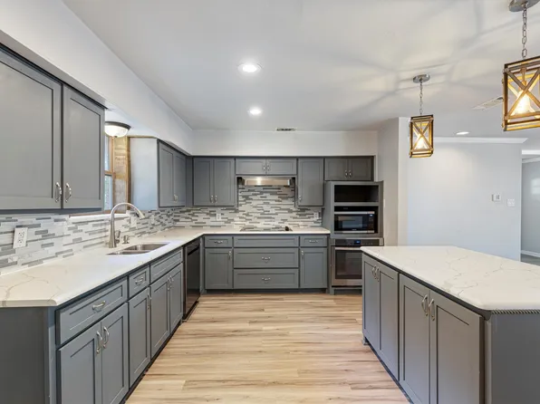 1902 Yorkstown Dr, Ennis, TX 75119