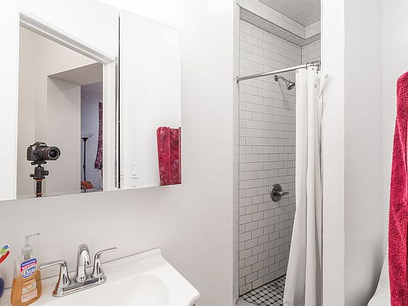 5th image of 523 E 78th St APT 4B