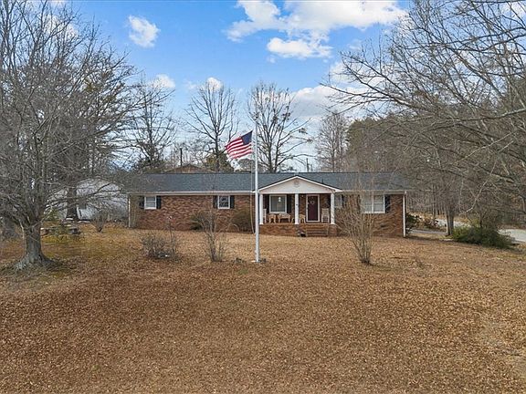 2nd image of 500 W Rutherford St