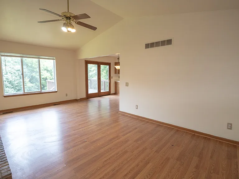 42091 Greenwood Dr — Photo 17