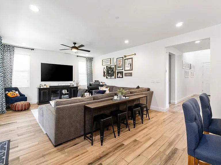 308 Meridian Ave — Photo 9